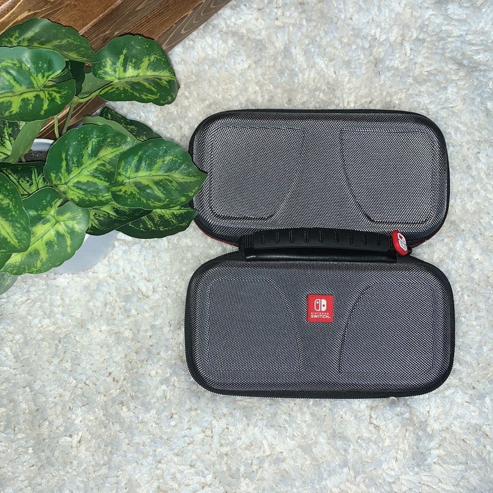 Gray Nintendo Switch Case - Picture 4 of 4